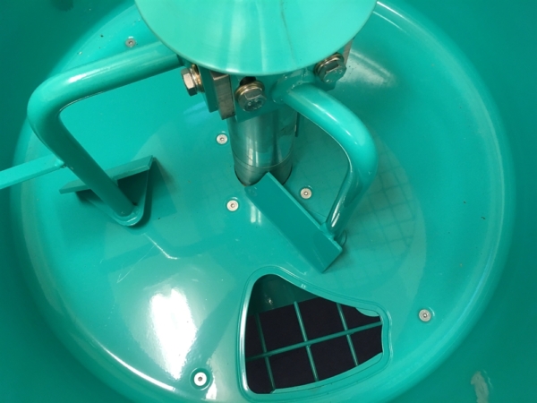 Detaljbild trumma och tömningshål
