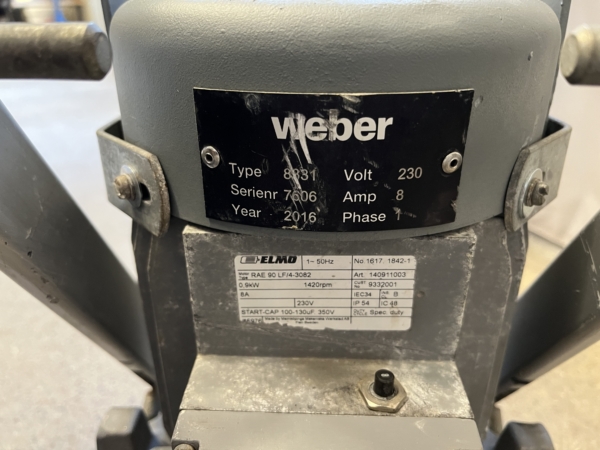 Weber ABS 8331 - Maskinskylt